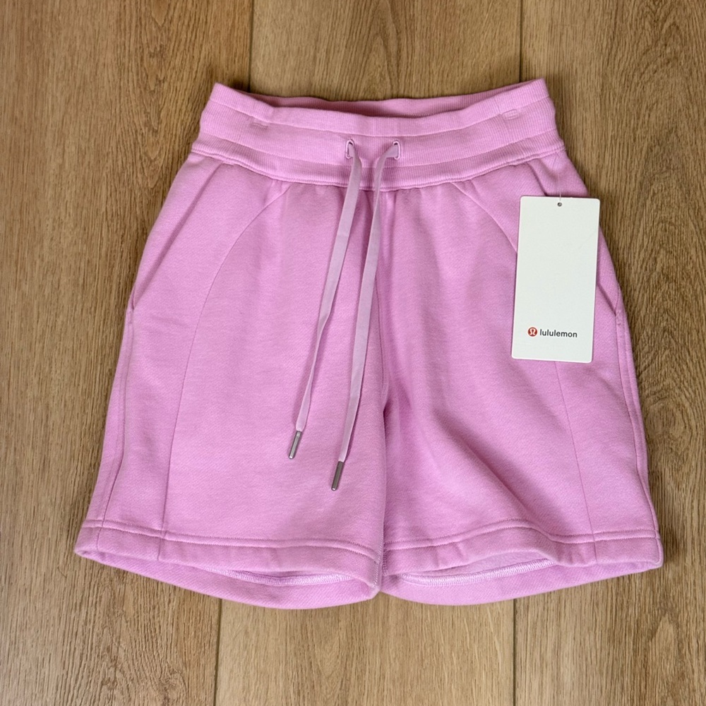 NWT Lululemon Scuba High Rise 5” Shorts Size 0 Vitapink - Picture 1 of 7